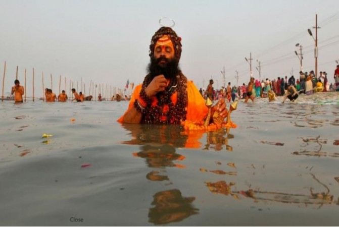 Photo of बसंत पंचमी : लाखों श्रद्धालुओं ने अयोध्या में सरयू और काशी, प्रयागराज व हरिद्ववार में गंगा तट पर लगाई डुबकी