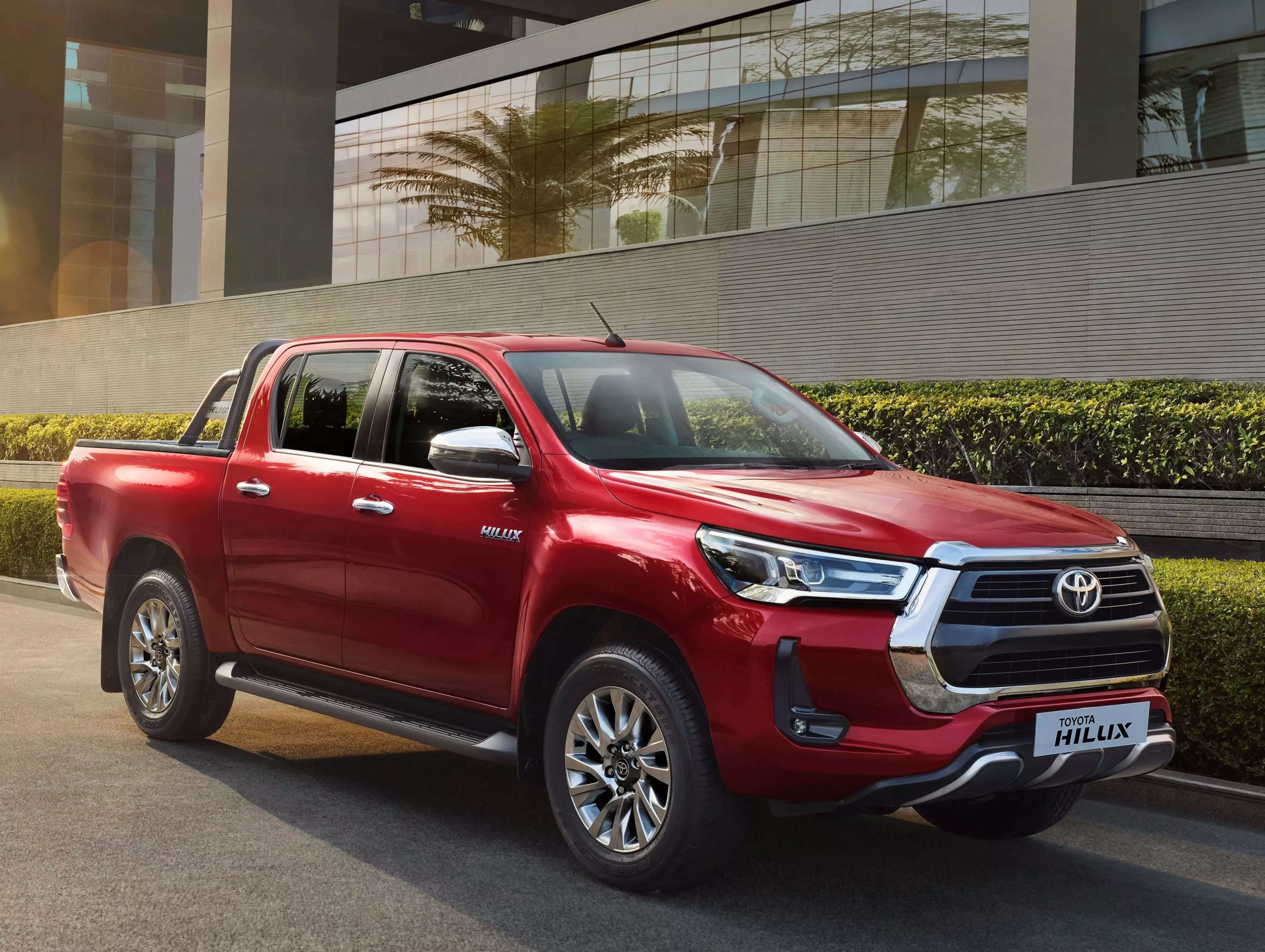 Photo of कार कंपनी Toyota ने दमदार Hilux की लांचिंग डेट बढ़ाई