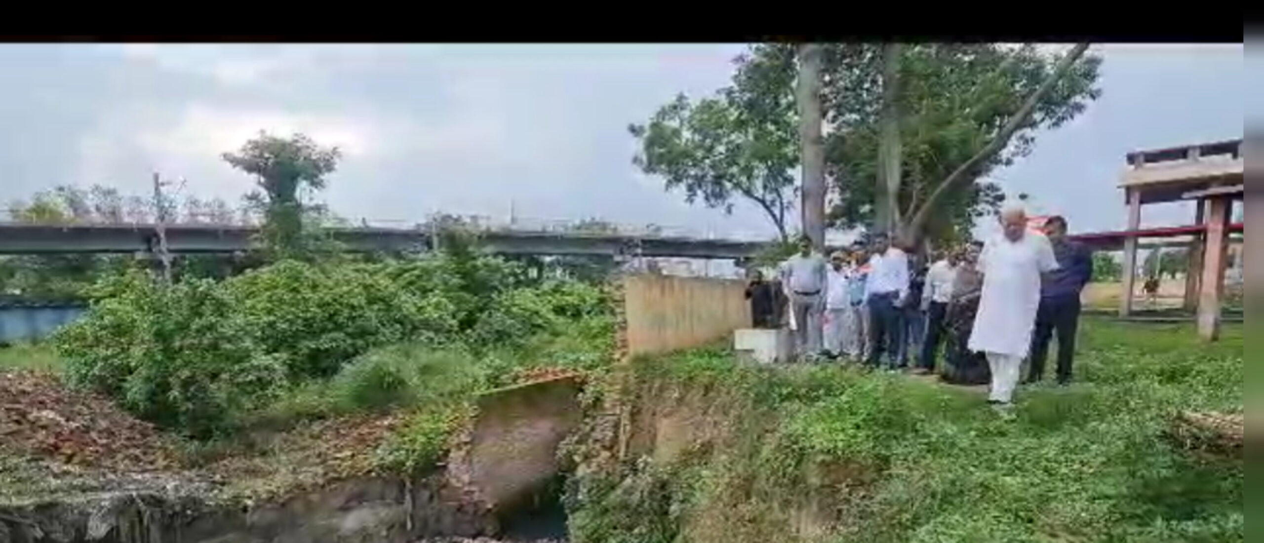 Photo of गंदगी फैलाने वालों पर अधिकारी कार्रवाई करें : सूर्य प्रताप शाही