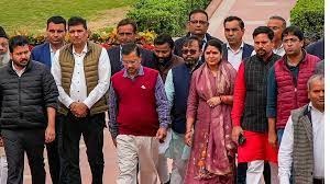 Photo of केजरीवाल और आप नेता राजघाट पहुंचे