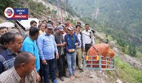 Photo of किसानों, मजदूरों ने शिमला-किन्नौर मार्ग किया अवरुद्ध