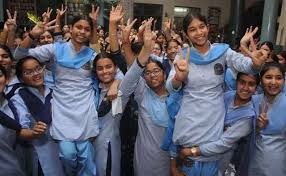 Photo of 10वीं परीक्षा में लड़कियों का कब्जा