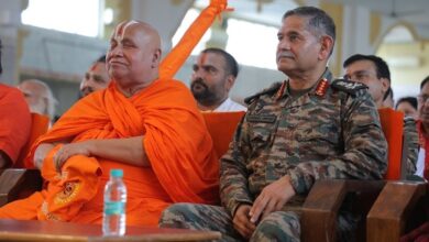 Photo of चित्रकूट में आर्मी चीफ ने ली दीक्षा