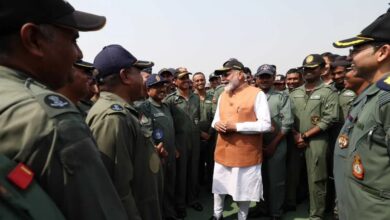 Photo of पीएम मोदी ने आदमपुर एयरबेस पर जवानों से की मुलाकात
