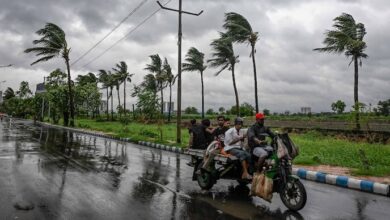 Photo of यूपी के कई जिलों में तेज हवा और बारिश होने कि संभावना