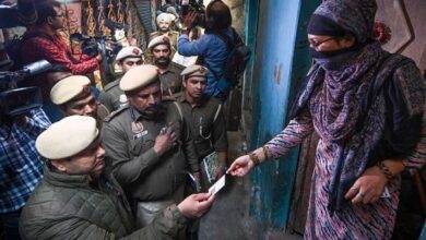 Photo of नोएडा में पुलिस को 400 संदिग्ध मिले