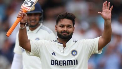 Photo of ऋषभ पंत की विकेटकीपिंग में हैं कुछ तकनीकी कमियां : रसेल