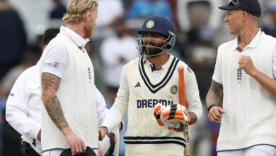 Photo of हैंडशेक ड्रामे के लिए इंग्लैंड के कप्तान की हुई आलोचना