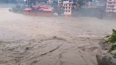 Photo of हिमाचल के मंडी में बाढ़ से मची तबाही